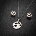 Set di gioielli in acciaio inossidabile con motivo calcio, collana e orecchini a perno - Set Collana e Orecchini Calcio / Color Acciaio