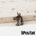 Primer plano del colgante de unicornio geométrico negro mate en base de piedra natural - 5Piezas/Lote / Negro