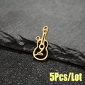 5er-Set retro goldene hohle Gitarrenanhänger aus Edelstahl für DIY-Schmuckherstellung - 5 Stück/Los / Gold