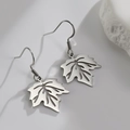 Pendientes colgantes de hoja de membrillo en acero inoxidable plateado pulido para mujer - Color Acero