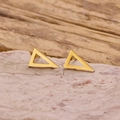 Pendientes de triángulo hueco minimalistas hechos de acero inoxidable dorado fino - Dorado