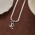 Collier chaîne serpent plate argentée avec un pendentif artistique lettre X - Lettre X