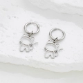 Pendientes de gato en acero inoxidable con un diseño minimalista de silueta de animal - Color Acero