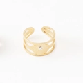 Gros plan d'une bague ouverte triple couche plaquée or 14 carats avec œil en zircon brillant - Ouvert Réglable / Mauvais Œil Plaqué Or Avec Zirconia