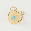 Detail eines breiten Goldrings mit blauem Türkisstein und gravierten Blattmustern - Einstellbar Offen / Breite Version Blau Stein