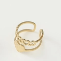 Detail eines 14K vergoldeten Edelstahlrings mit doppellagigem hohlem Herz-Muster - Einstellbar Offen / Doppellagiges Herz