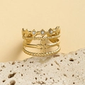 Verstellbarer, goldener Schichtring mit Diamantbesatz und gehämmerter Vintage-Struktur - Weißer Zirkonia