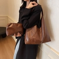 Braune Leder-Tote-Bag mit großer Kapazität und passender Tasche für den Alltag - Schultertaschen-Set / Braun