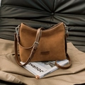 Retro braune Wildleder-Einkaufstasche mit verstellbarem Lederriemen und Schnalle - Braun (Wildlederstruktur)