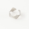 Anello regolabile in acciaio opaco con motivo floreale traforato e perla stile boho - Aperto Regolabile / Anello Perla Fiore Traforato a Rombo Color Acciaio