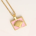 Gouden vierkante halsketting met roze emaille en schelpenreliëf hanger voor dames - Roze