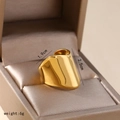 Polierter goldener Tropfenring aus Edelstahl mit offener verstellbarer Form - Wellenförmiger Breitseitiger Offener Ring - Gold
