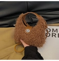 Braune Teddy-Pelz-Beuteltasche mit Ledergriff und drehbarem Metallschloss-Verschluss - Braun