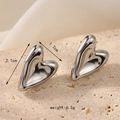 Irregular hammered heart stud earrings in polished silver finish measuring 2.1cm - Slender Heart Concave Style / Steel