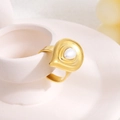 Vintage-Ring aus 18K vergoldetem Edelstahl mit eleganter weißer Perle im Tropfendesign - Wassertropfenförmiger Perlenring