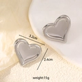 Boucles d'oreilles cœur en acier inoxydable argent poli de 3,2 cm de large et 2,4 cm de haut - Boucles d'Oreilles Cœur Concaves / Acier