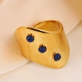 Vintage 18K vergulde roestvrijstalen ring met drie ronde donkerblauwe stenen - Donkerblauw (A4632)