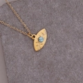 Böhmische goldene Edelstahlkette mit bösem Blick Anhänger und hellblauem Steinbesatz - Kleines Auge mit blauem Stein