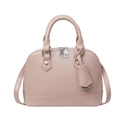 Hellrosa Handtasche in Muschelform mit horizontalen Streifen und silbernen Beschlägen - Rosa