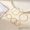 Boucles d'oreilles créoles minimalistes en titane plaqué or 18k pour femmes, tailles variées - Moyen / Doré
