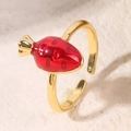Bague ajustable plaquée or avec breloque carotte en émail rouge sur pierre - Carotte (A4864)