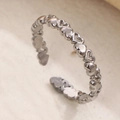 Bague ouverte élégante en acier titane argenté avec détails en forme de cœur - Style de Combinaison de Coeur (A4848)