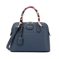 Dunkelblaue Muschel-Handtasche aus genarbtem Leder mit dekorativem Seidenschal-Griff - Einzelne Tasche / Blau