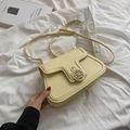 Borsa a tracolla giallo pallido con patta a onde e fibbia dorata corona nautica - Giallo crema