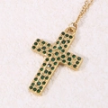 Collier croix hip-hop dorée orné de trois rangées de zircons cubiques verts éclatants - Style Zircone Verte (A4978)