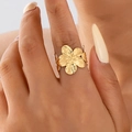 Vintage golden floral open ring with textured flower petals for women in retro style - Gold Yellow