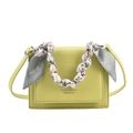 Borsa a tracolla squadrata verde lime in pelle con manico in seta e catena argento - Verde