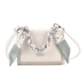 Borsa a tracolla color crema con manico a catena argento e foulard in seta - Bianco