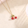 Collana in acciaio al titanio con ciondolo a ciliegia rossa e catena d'oro donna - Grande Ciliegia