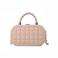 Sac boîte beige élégant avec texture matelassée et bandoulière chaîne dorée - Kaki