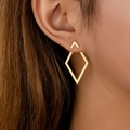Minimalistische doppellagige goldene geometrische Ohrringe mit hohlen Rauten-Anhängern - Goldgelb