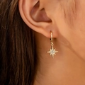 Boucles d'oreilles élégantes étoile à huit branches dorées avec strass sur l'oreille - Jaune d'Or