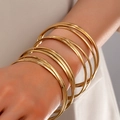Minimalistisches stapelbares Gold-Metall-Armreif-Set für Damen stilvoller Schmuck - Goldgelb