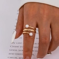 Elegante anello a spirale dorato per donna con doppie perle bianche e design a tre strati - Giallo Oro