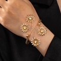 Chique goudkleurige wikkelarmband met madeliefjes en fonkelende kristallen voor dames - Goudgeel