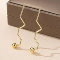 Moderne geometrische zigzag oorbellen met gouden metalen kralen voor dagelijks gebruik - Kort Paar (Zigzagvorm)