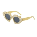Irregular yellow flower sunglasses with gold glitter finish and dark round lenses - C4 Transparent Yellow (Flower Irregular Gold Glitter)