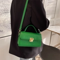 Green crocodile pattern handbag in PU leather with gold metal clasp and shoulder strap - Emerald Green