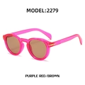 Gafas de sol redondas vintage con montura rojo rosa, lentes marrón y detalle dorado - Montura Rojo Púrpura Lentes Marrones (C3)