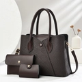 Luxuriöses dreiteiliges dunkelbraunes geprägtes Lederhandtaschen-Set mit Geldbörse und Etui - Tragetasche, Geldbörse Und Kartenhalter / Kaffeebraun