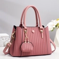 Sac à main élégant rose poudré avec texture plissée verticale et mini pochette assortie - Rose