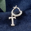 Creole mit Buchstabe T Anhänger in Silber mit funkelnder Zirkonia-Verzierung - Buchstabe T Platin