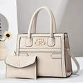 Bolso tote crema con patrón de lichi, logo metálico y correa desmontable - Blanco Roto