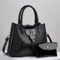 Sac à bandoulière noir vernis motif crocodile avec boucle dorée et petit pochon - Noir