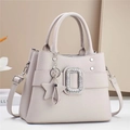 Bolso tote gris claro con patrón de lichi, hebilla de pedrería y colgante de estrella - Gris