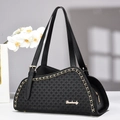 Elegante bolso de hombro tejido negro con cadena dorada y asas dobles de cuero - 35x11x18cm / Negro